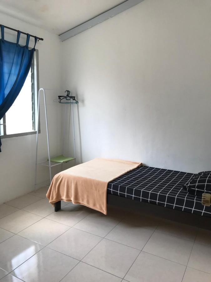 Solehah Homestay Seri Iskandar Luaran gambar