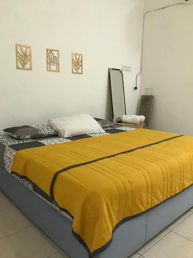 Solehah Homestay Seri Iskandar Luaran gambar